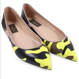 Beautiful Valentino camo with neon flats sz 40
